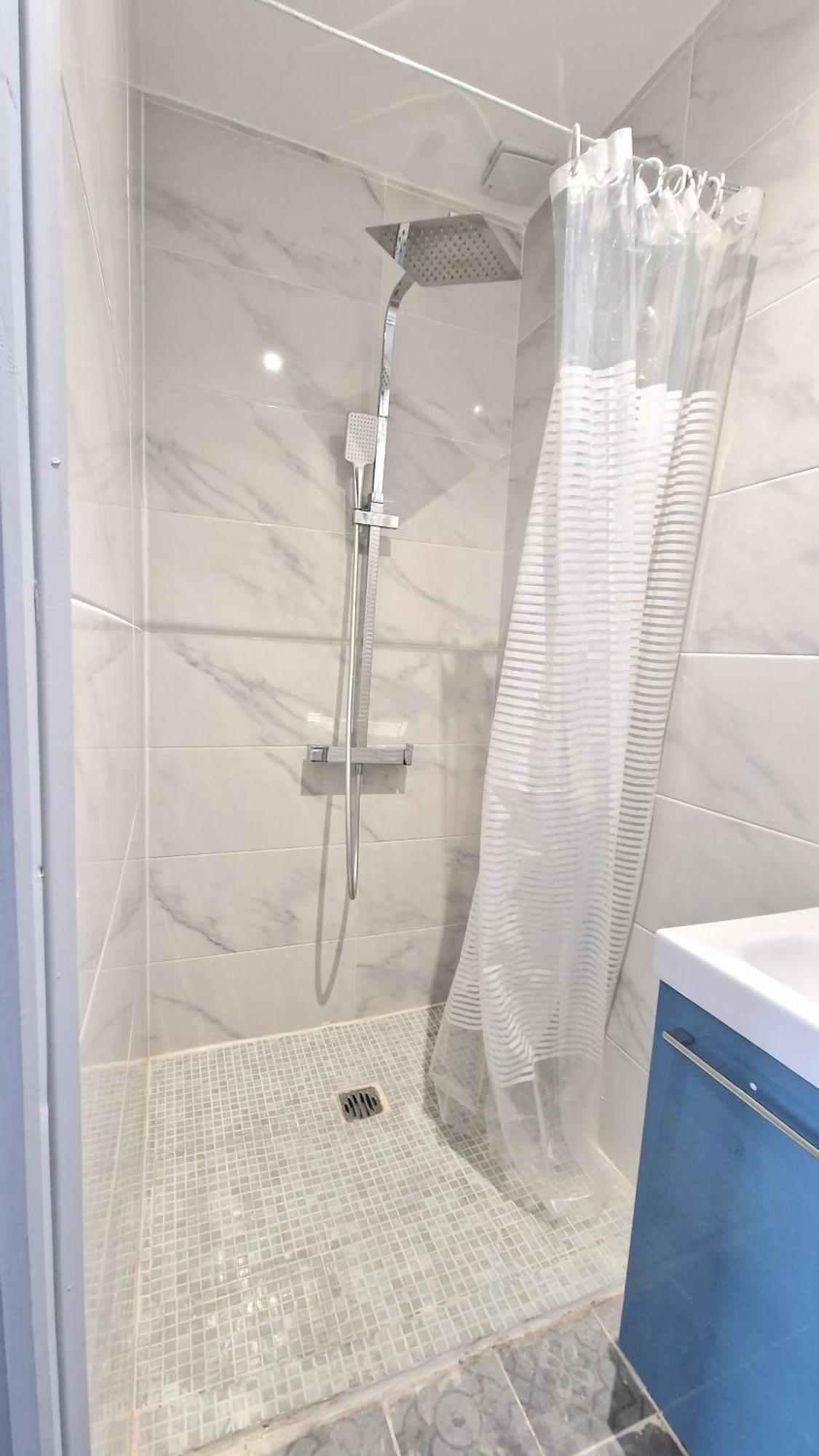 Appartement Hypercentre فالنسيان المظهر الخارجي الصورة