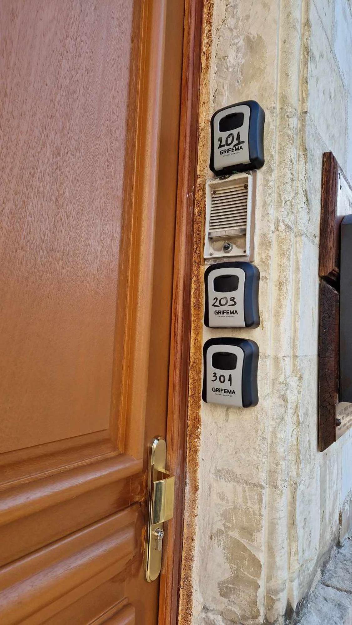 Appartement Hypercentre فالنسيان المظهر الخارجي الصورة